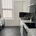 Newport 2br Modern Ensuite Loft Centre Middlesbrough